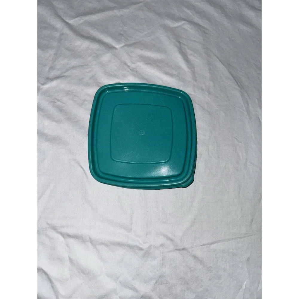 Vintage Rubbermaid Servin Saver #1 Square Lid 0009 Replacement Cover 6in Blue